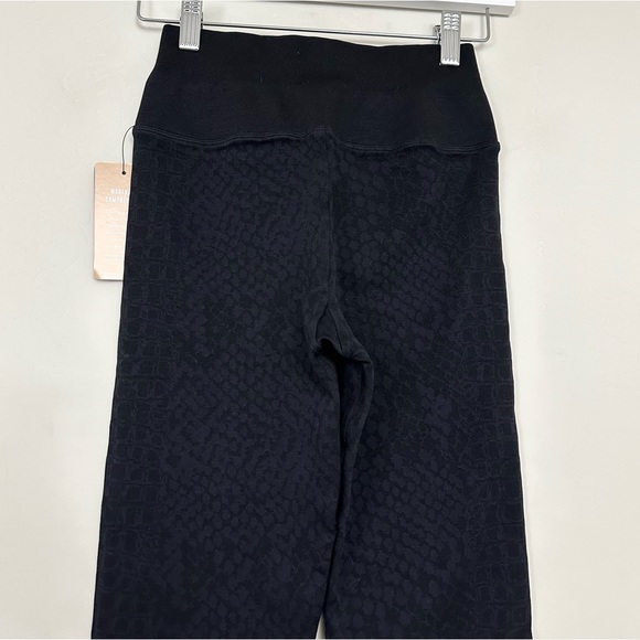 Nux Snake Printed Black Leggings - Picture 7 of 10